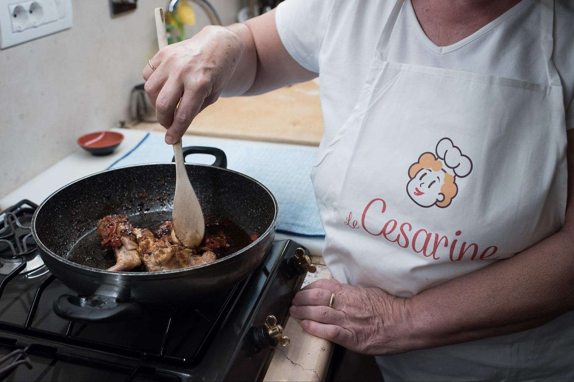 Mercado y clase de cocina en grupo pequeño
