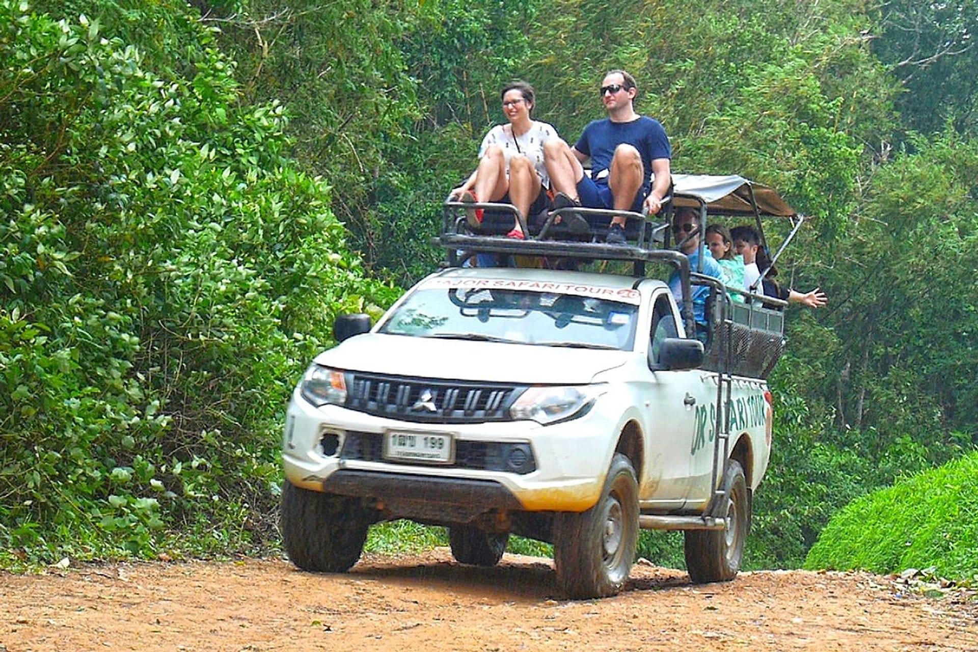 Safari en jeep por la jungla