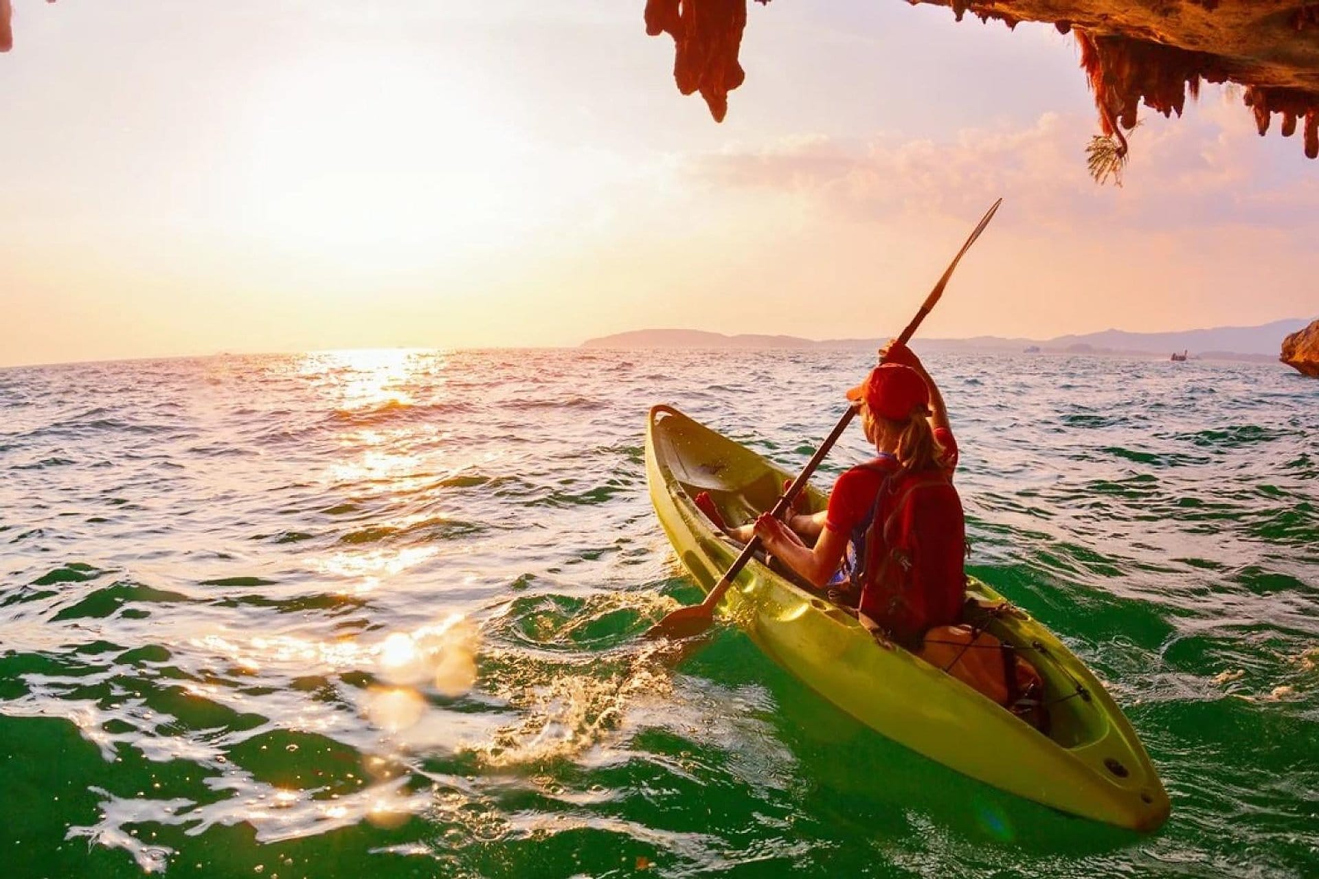 Kayak al atardecer en Ao Thalane