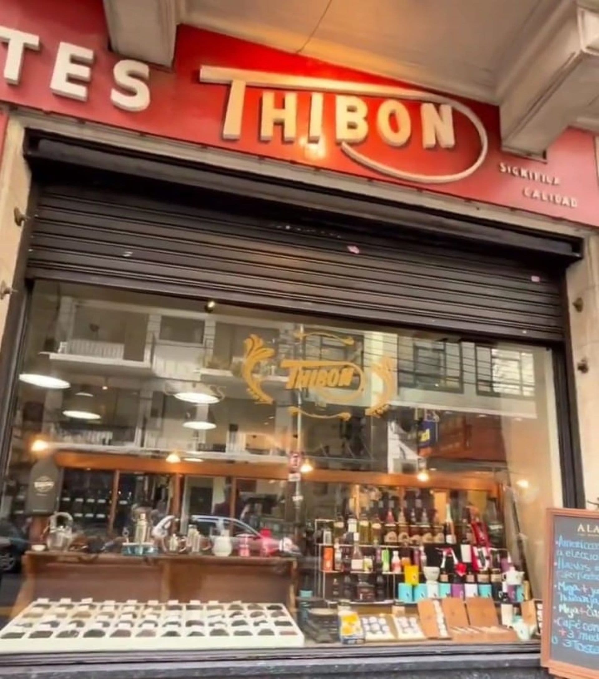 Café Thibon para 2, bar notable