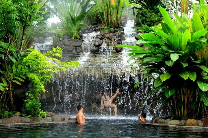 Volcán Arenal y termas Baldi
