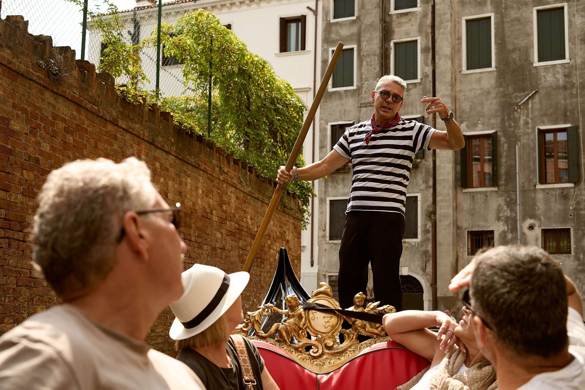Venecia a pie con paseo en góndola