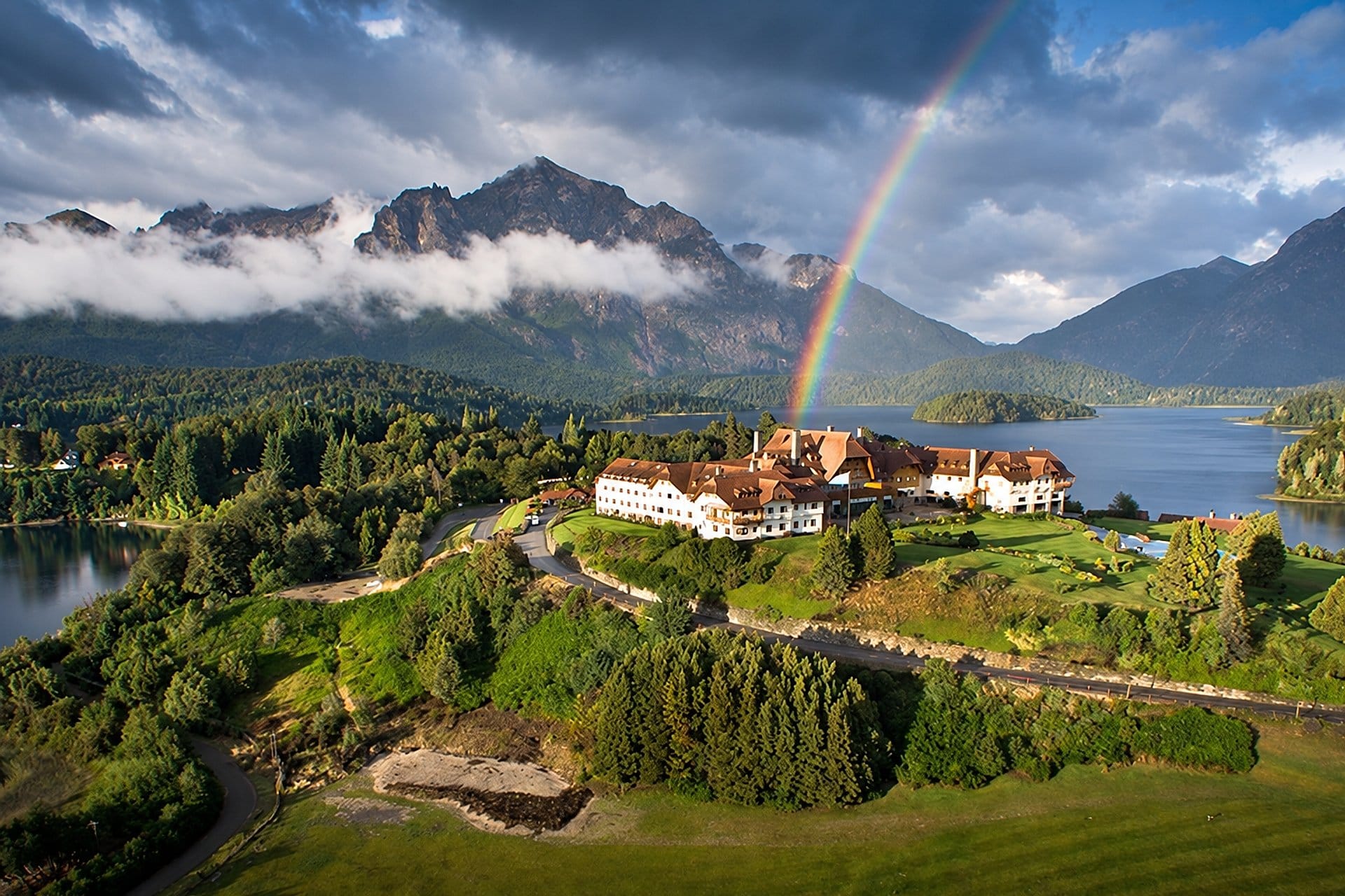 Campanario y Llao Llao, guía en inglés