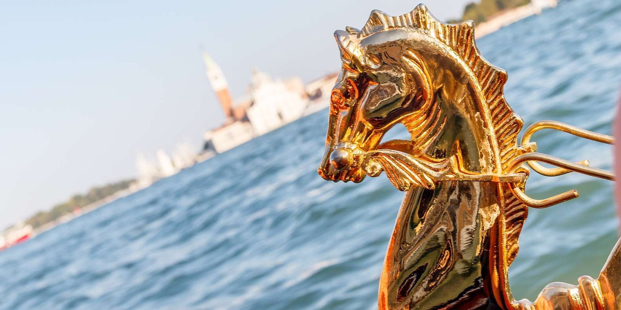 Paseo en góndola por los canales de Venecia - Imagen 2