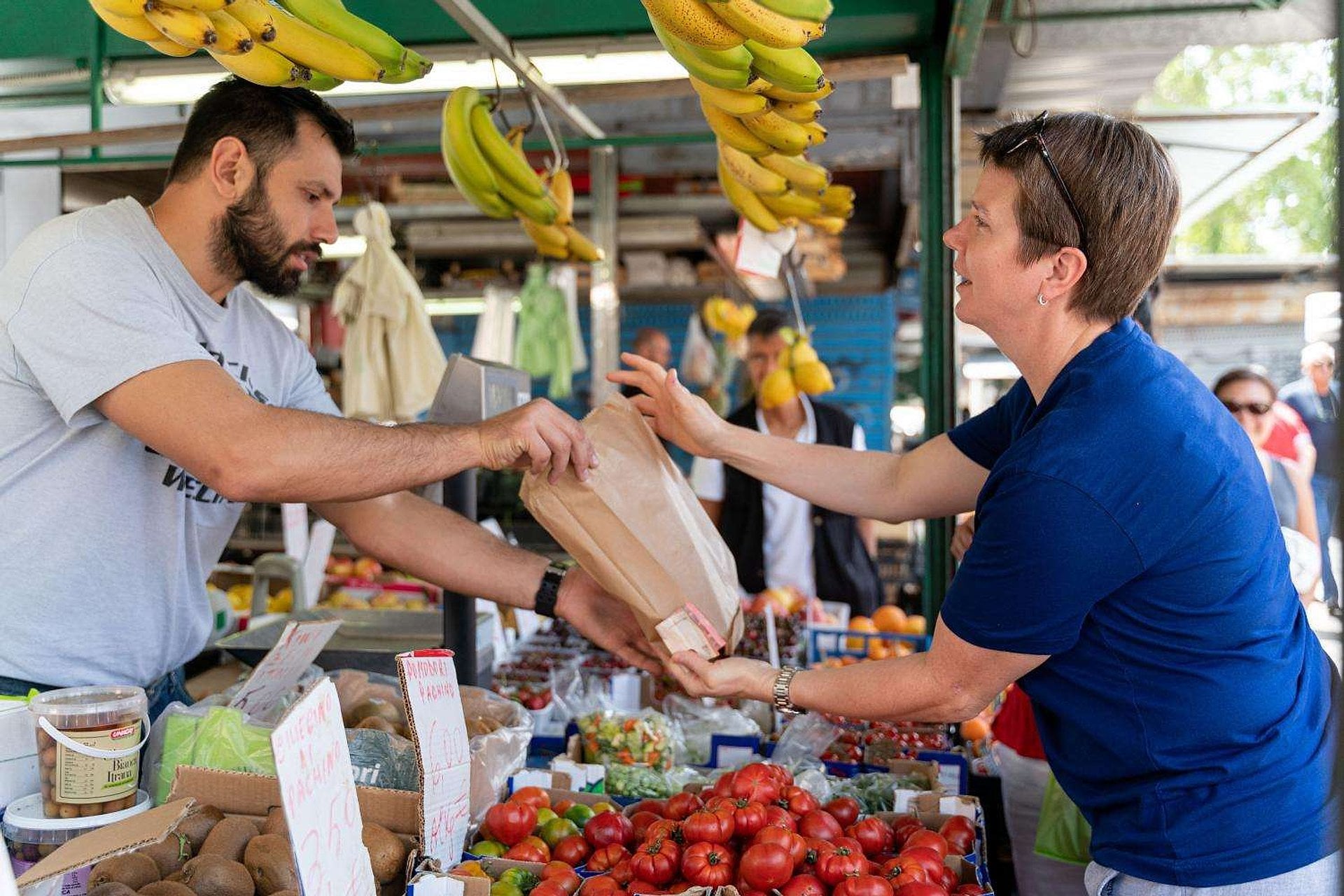Mercado, cocina y vinos con un local - Imagen 3