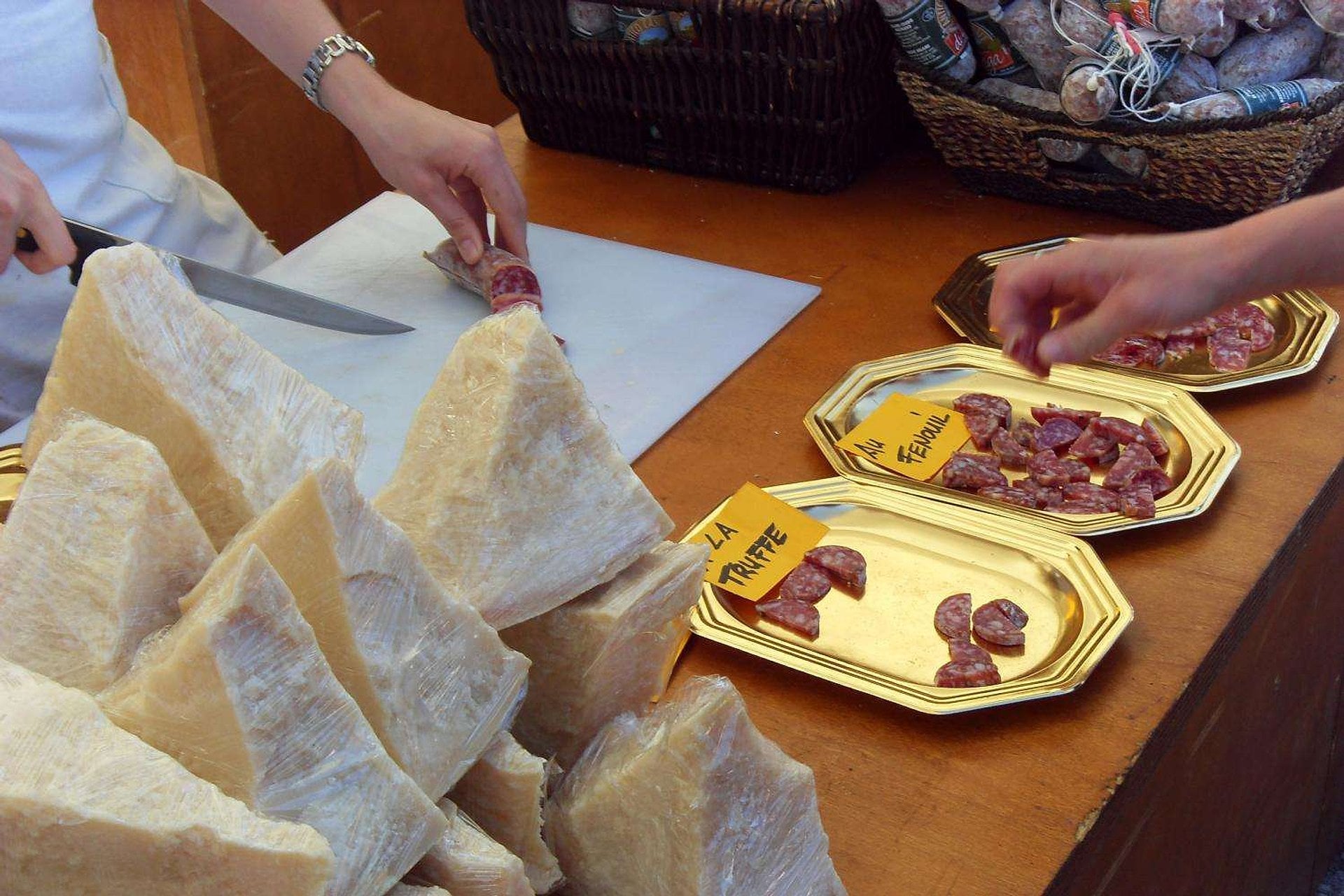 Comida callejera en grupo pequeño en Matera - Imagen 4