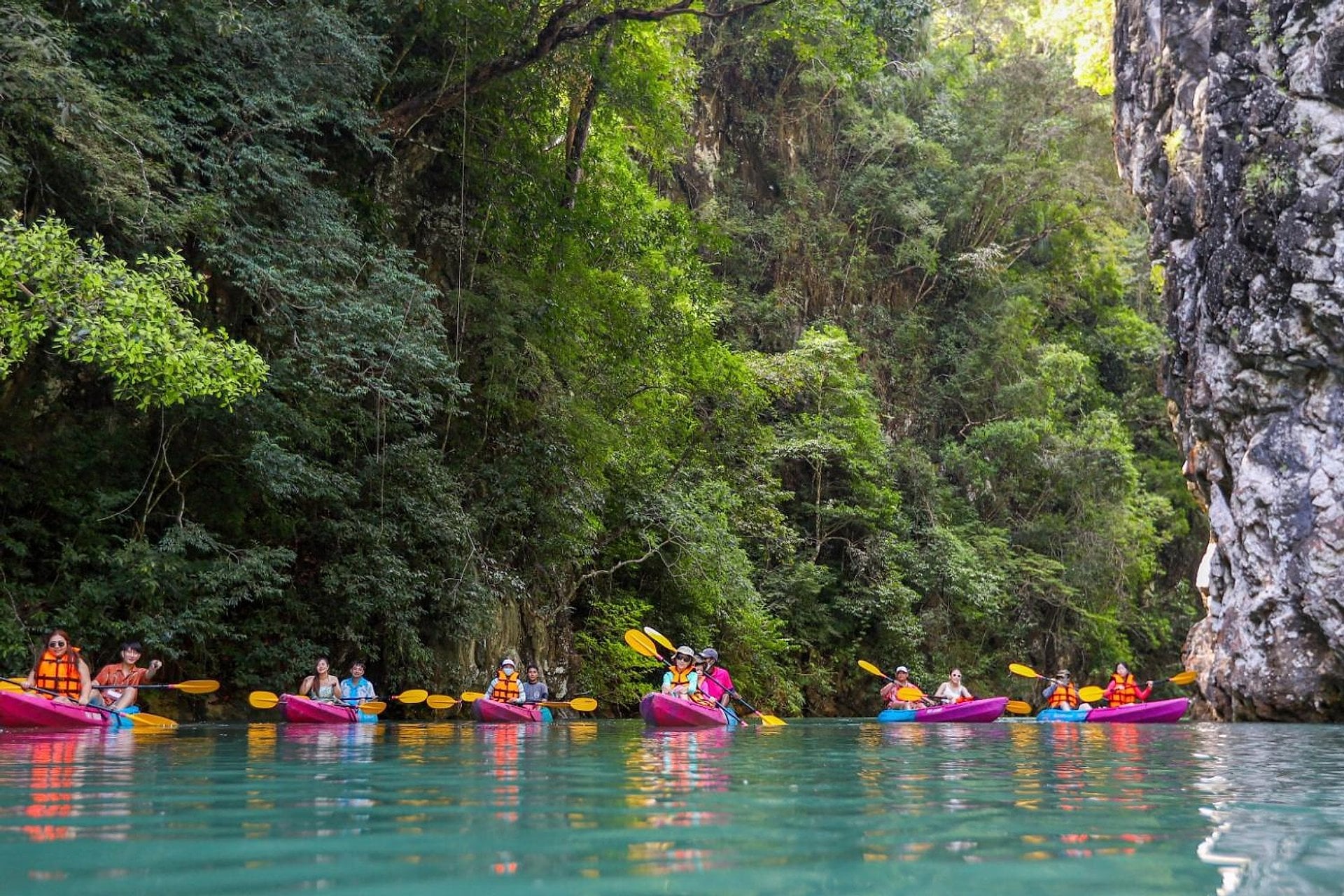 Kayak al atardecer en Ao Thalane - Imagen 2