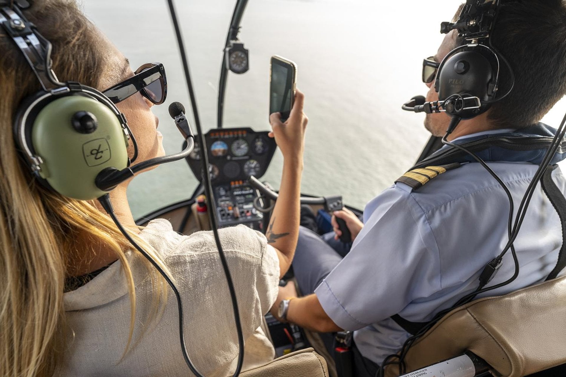 Helicóptero sobre la costa de Lisboa - Imagen 3