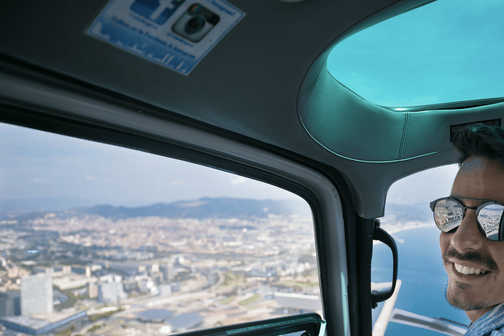 Paseo en barco y vuelo en helicóptero - Imagen 4