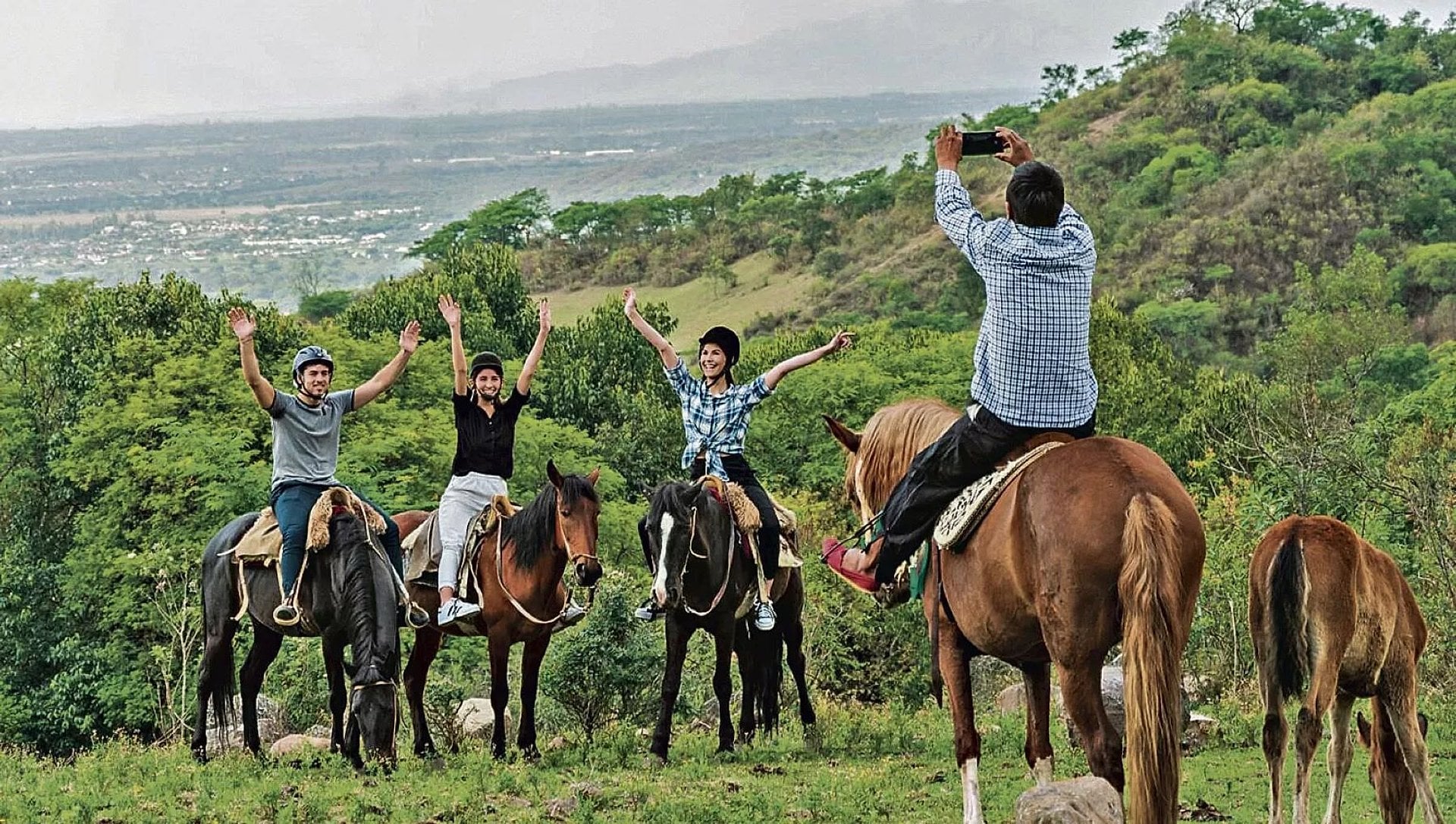 Cabalgata por las Yungas en San Lorenzo - Imagen 3