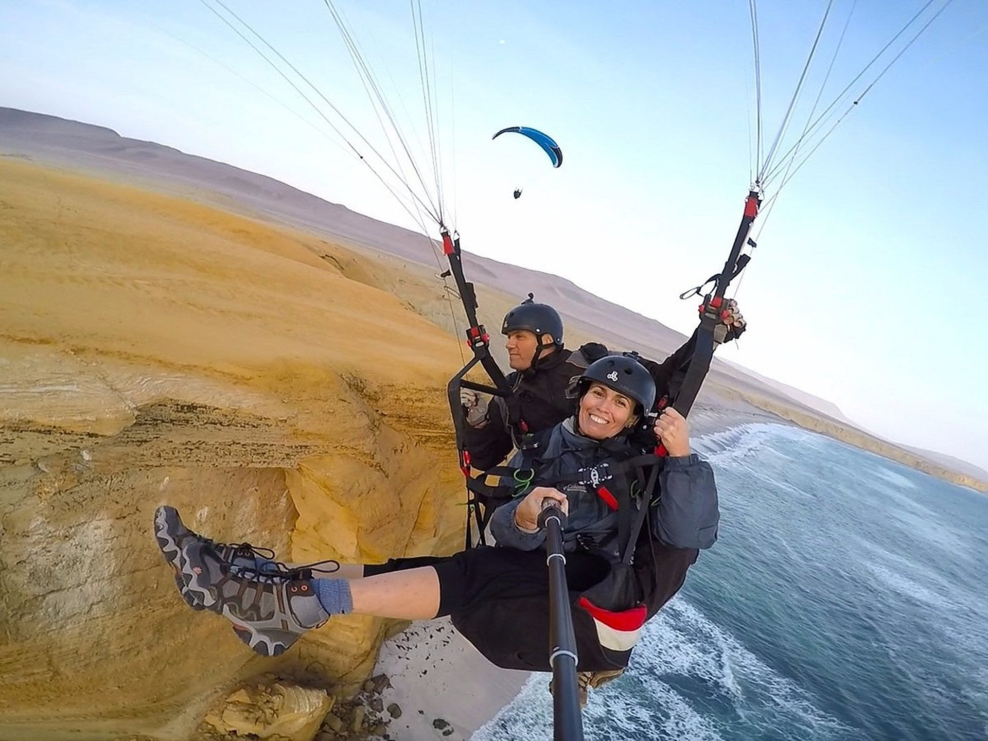 Parapente sobre la Reserva de Paracas - Imagen 3