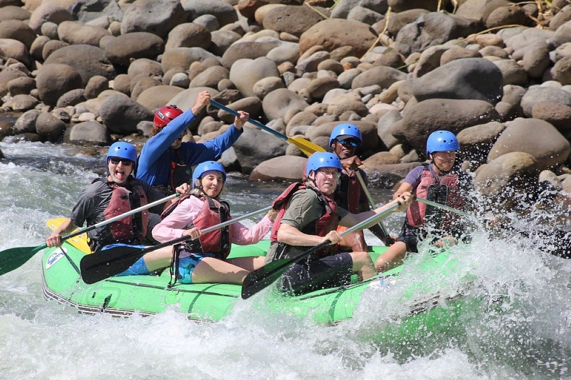 Rafting clase 2-3 desde Sarapiquí - Imagen 2