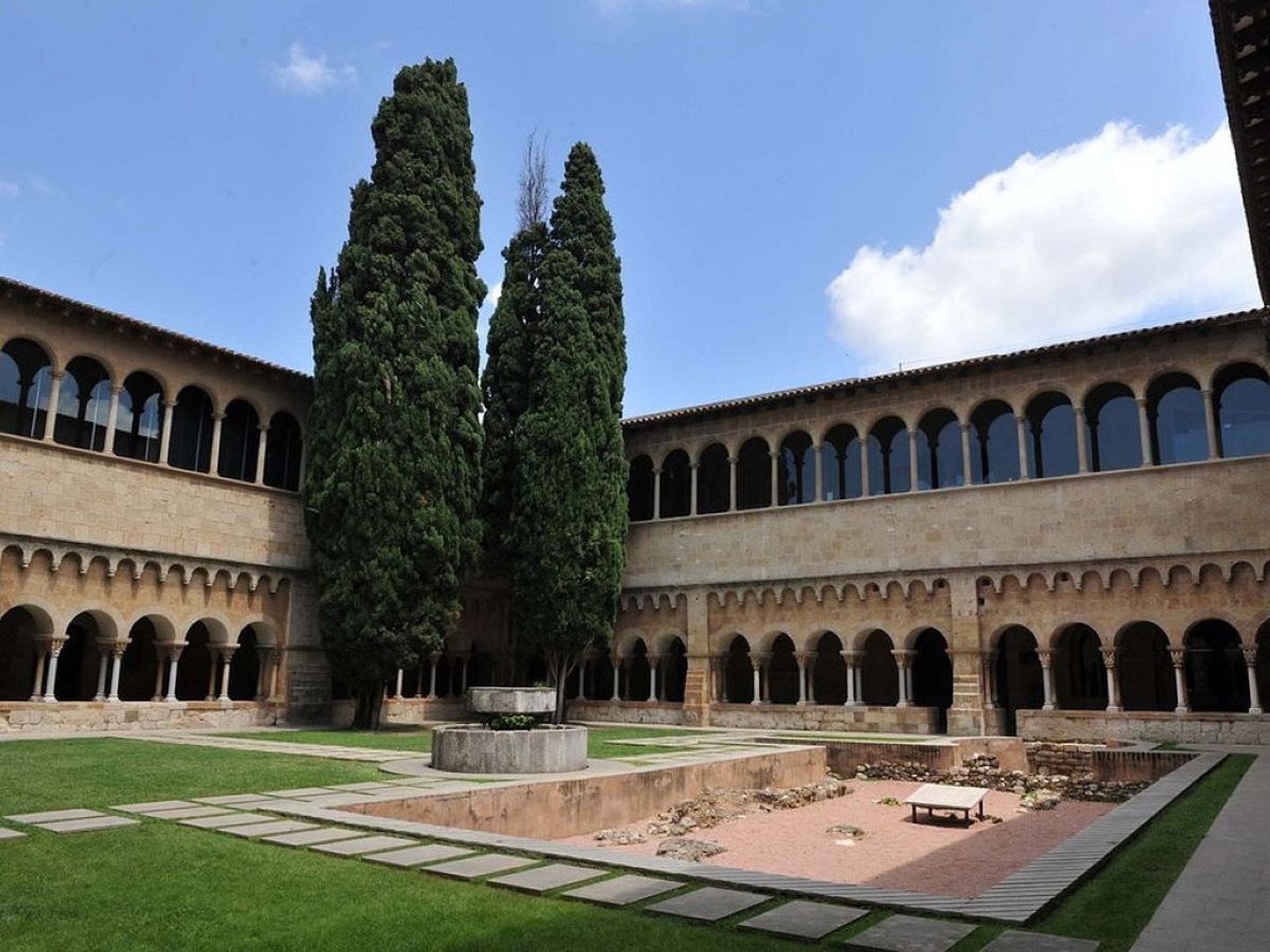 Monestir de Sant Cugat con audioguía - Imagen 3