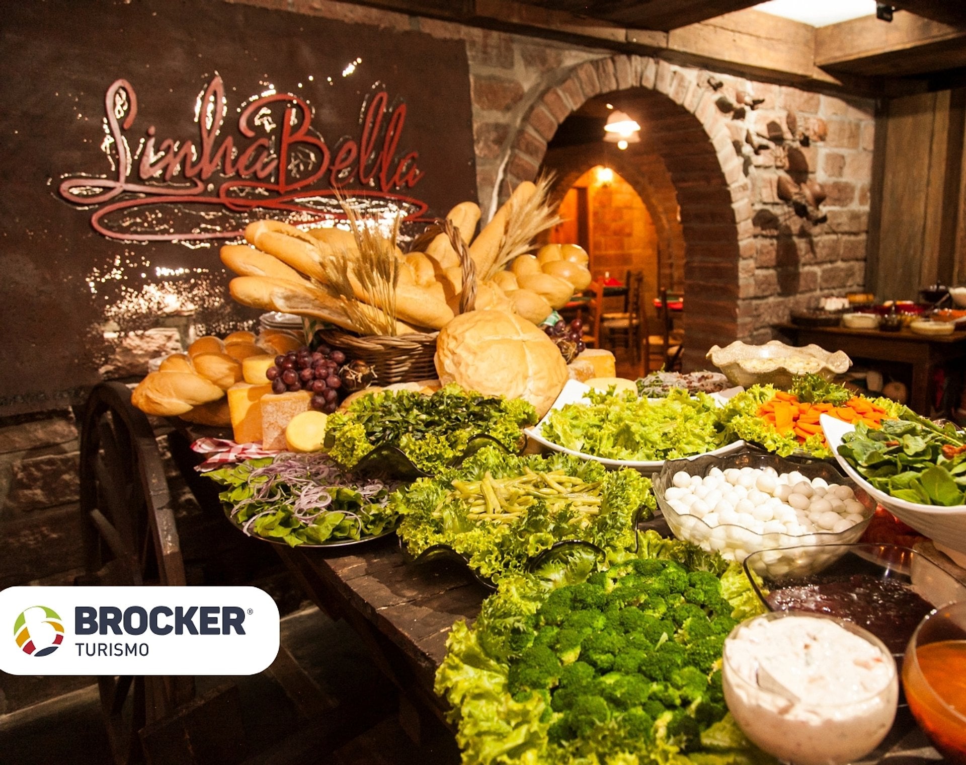 Noche Italiana: cena, show y transporte - Imagen 4