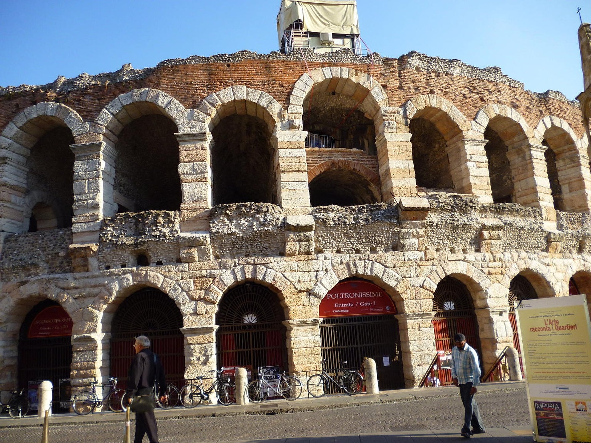 Bus turístico por la ciudad de Verona - Imagen 4