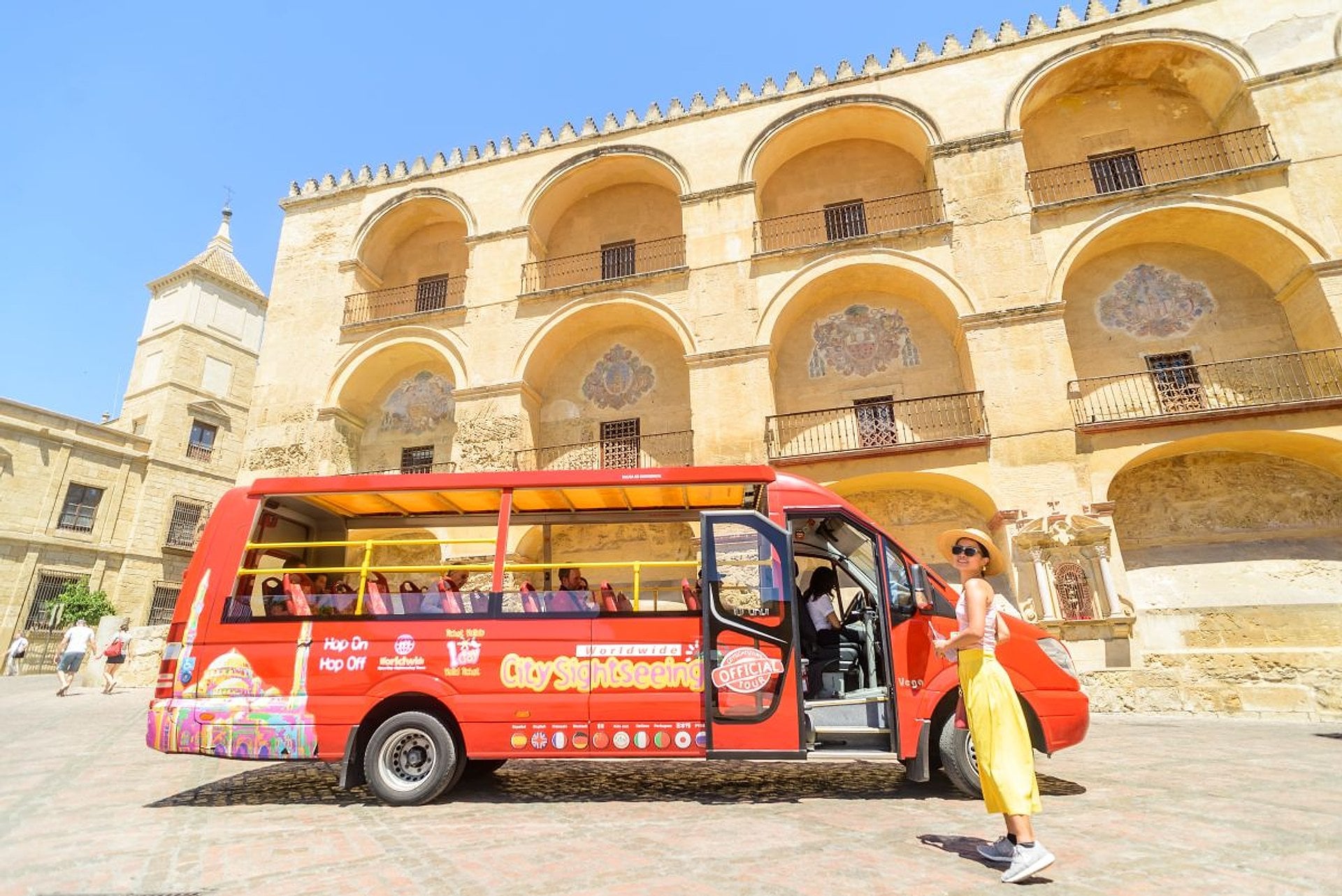 Bus Hop-On Hop-Off Córdoba 24 horas - Imagen 3