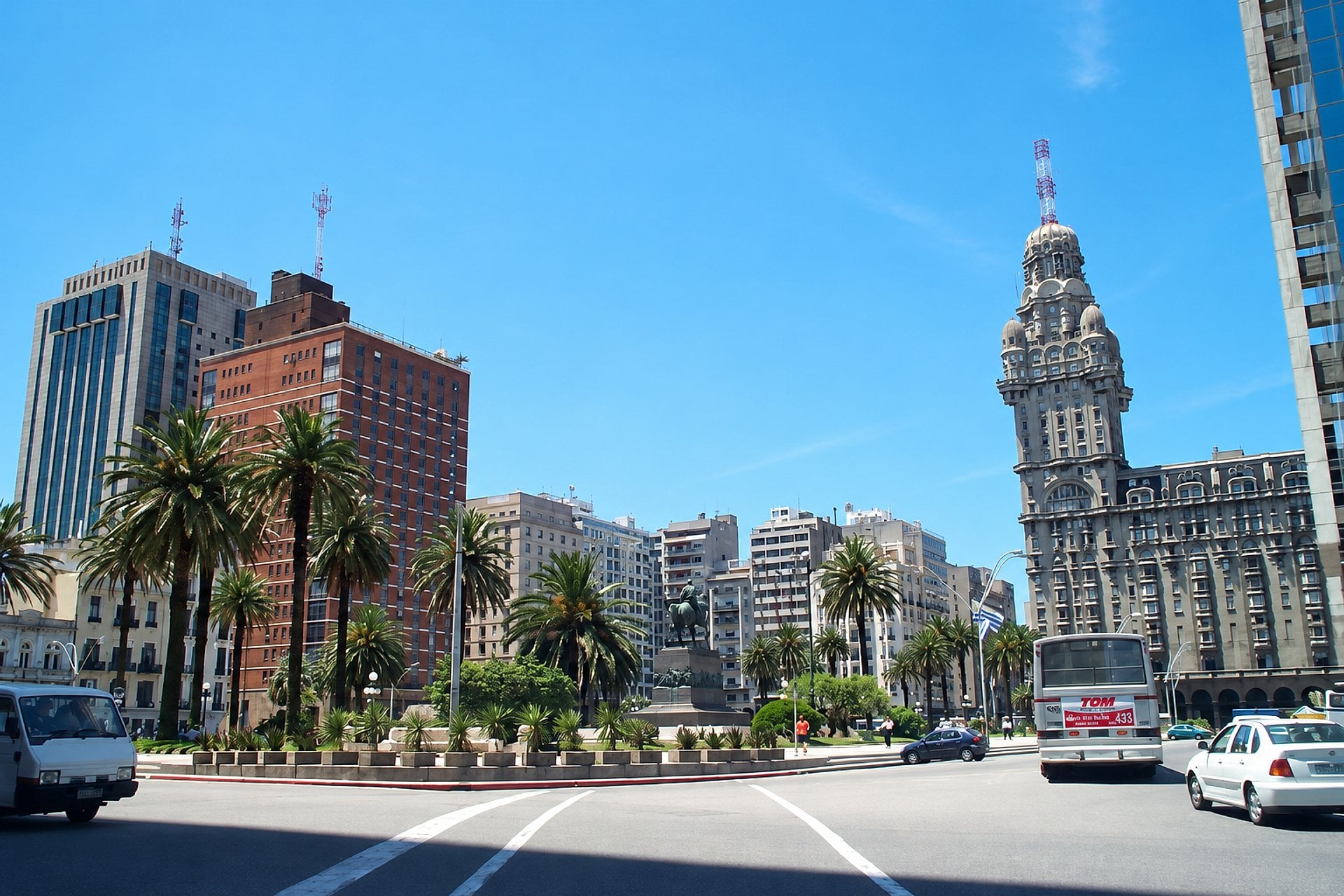 Traslado Aeropuerto Montevideo / Hotel en Montevideo - Imagen 4