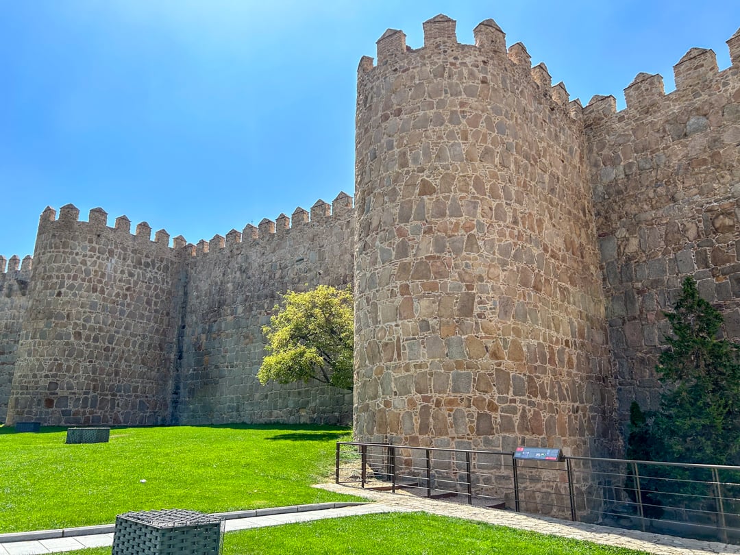 Ávila y Salamanca en el día - Imagen 2