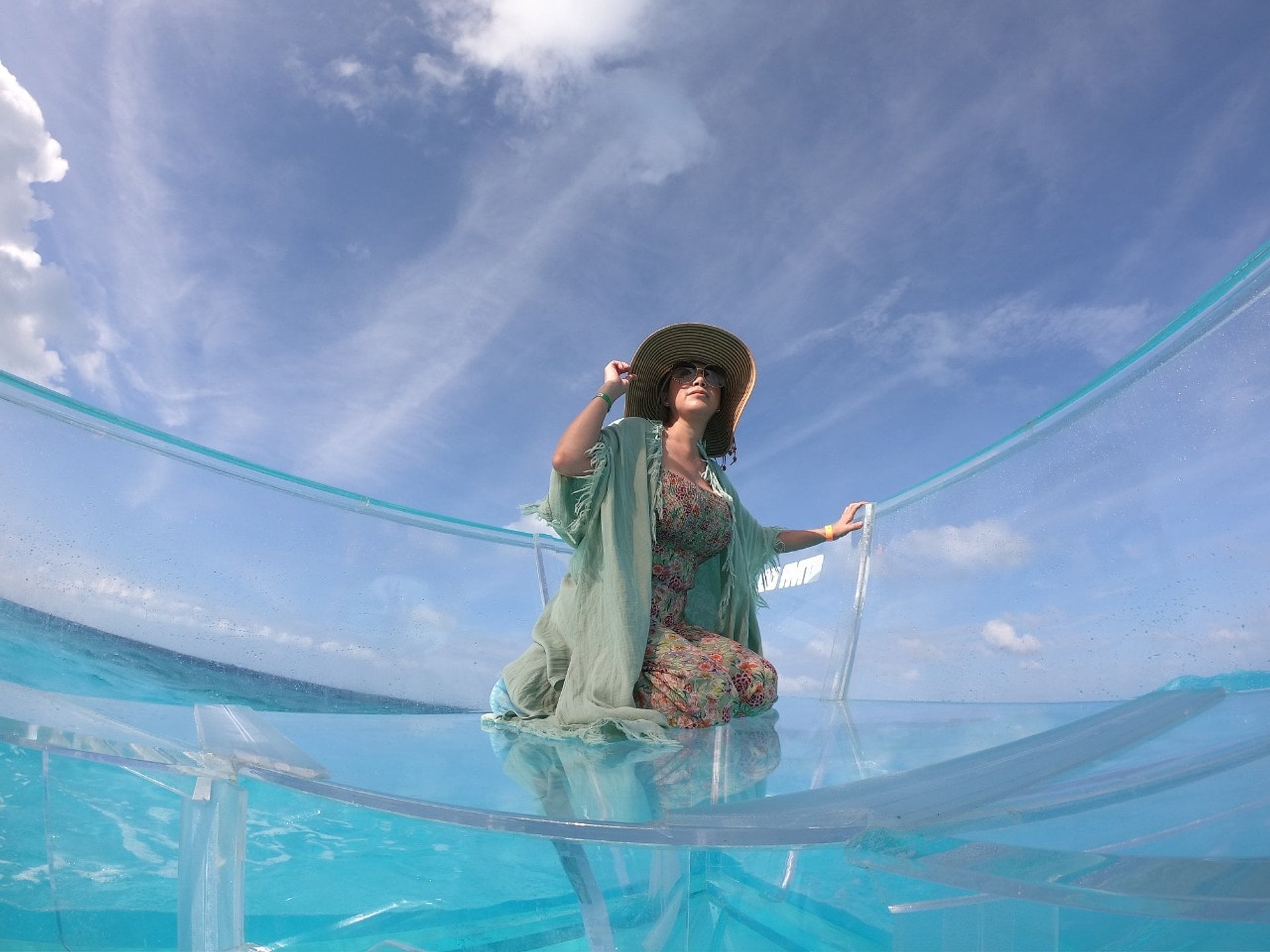 Barco transparente en la Laguna Nichupté - Imagen 4