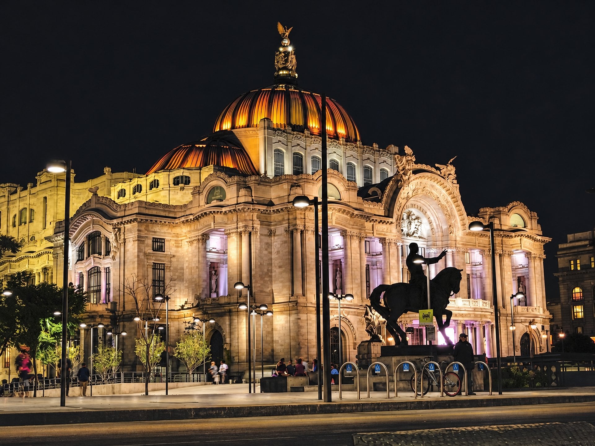 Ciudad de México de noche a pie - Imagen 2