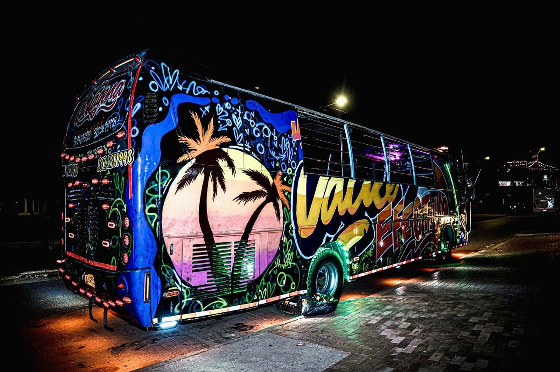 Party bus premium con entrada a discoteca - Imagen 4