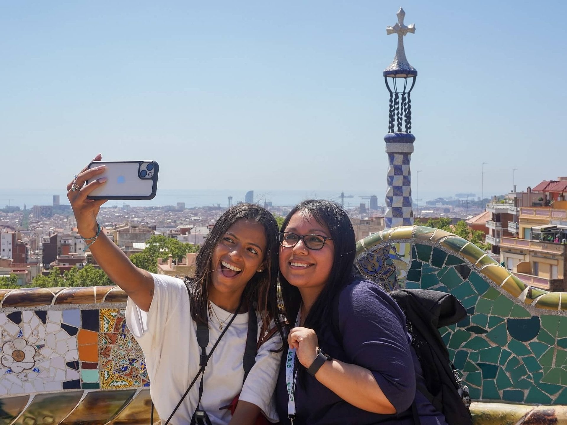 Sagrada Familia y Güell con acceso a torre - Imagen 3