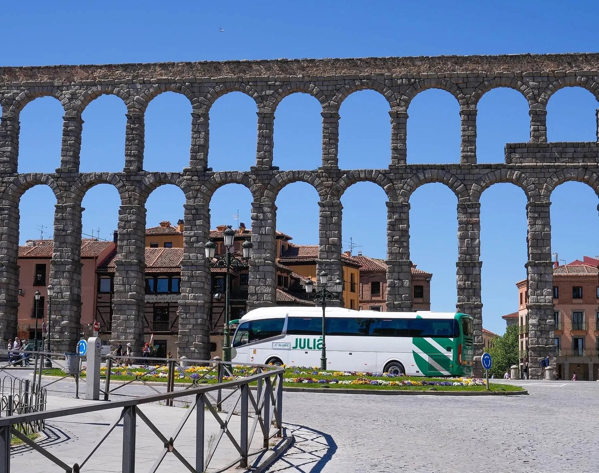 Segovia con Catedral y Alcázar - Imagen 2