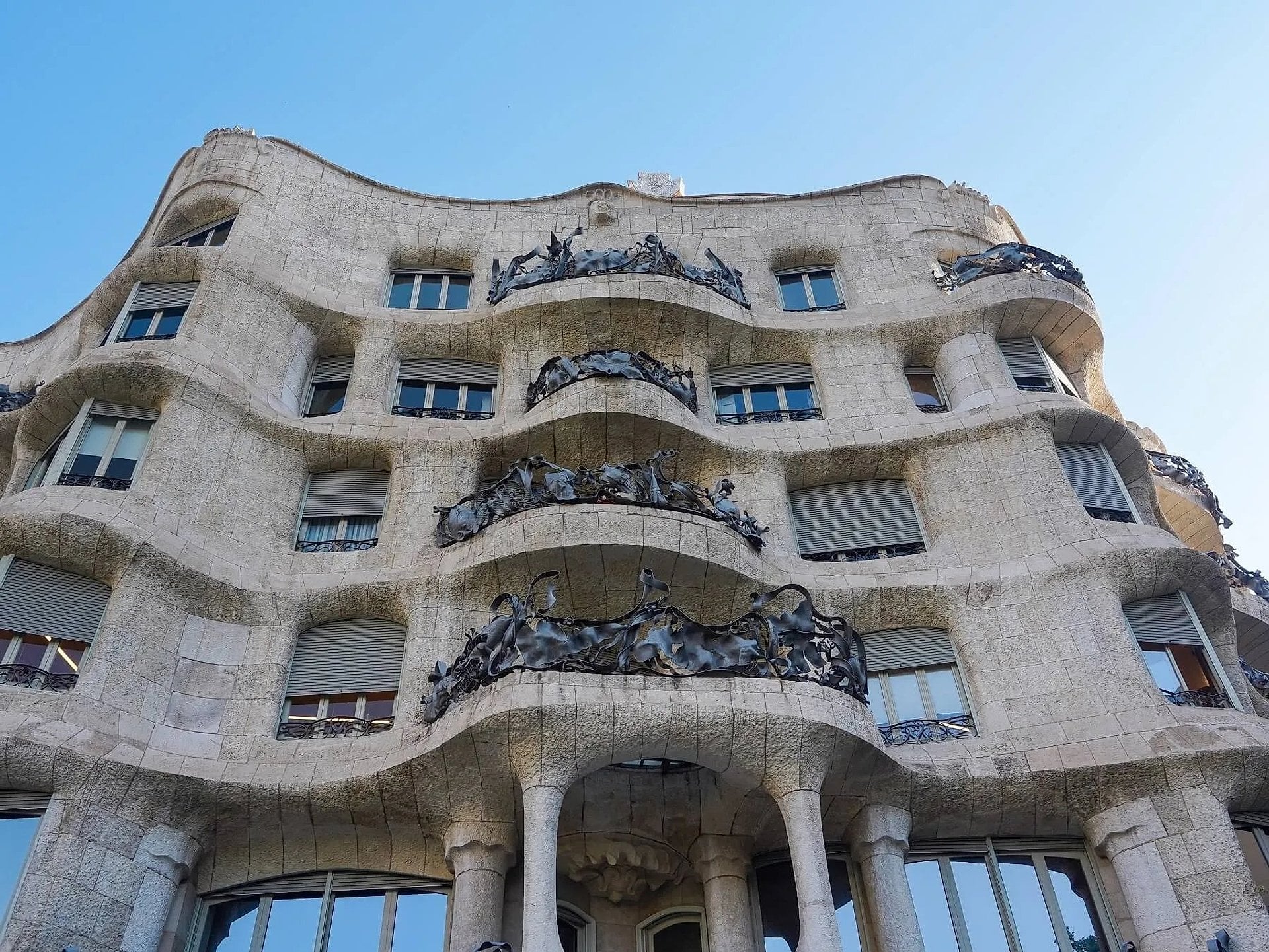 Casa Milà - Visita guiada rápida - Imagen 2