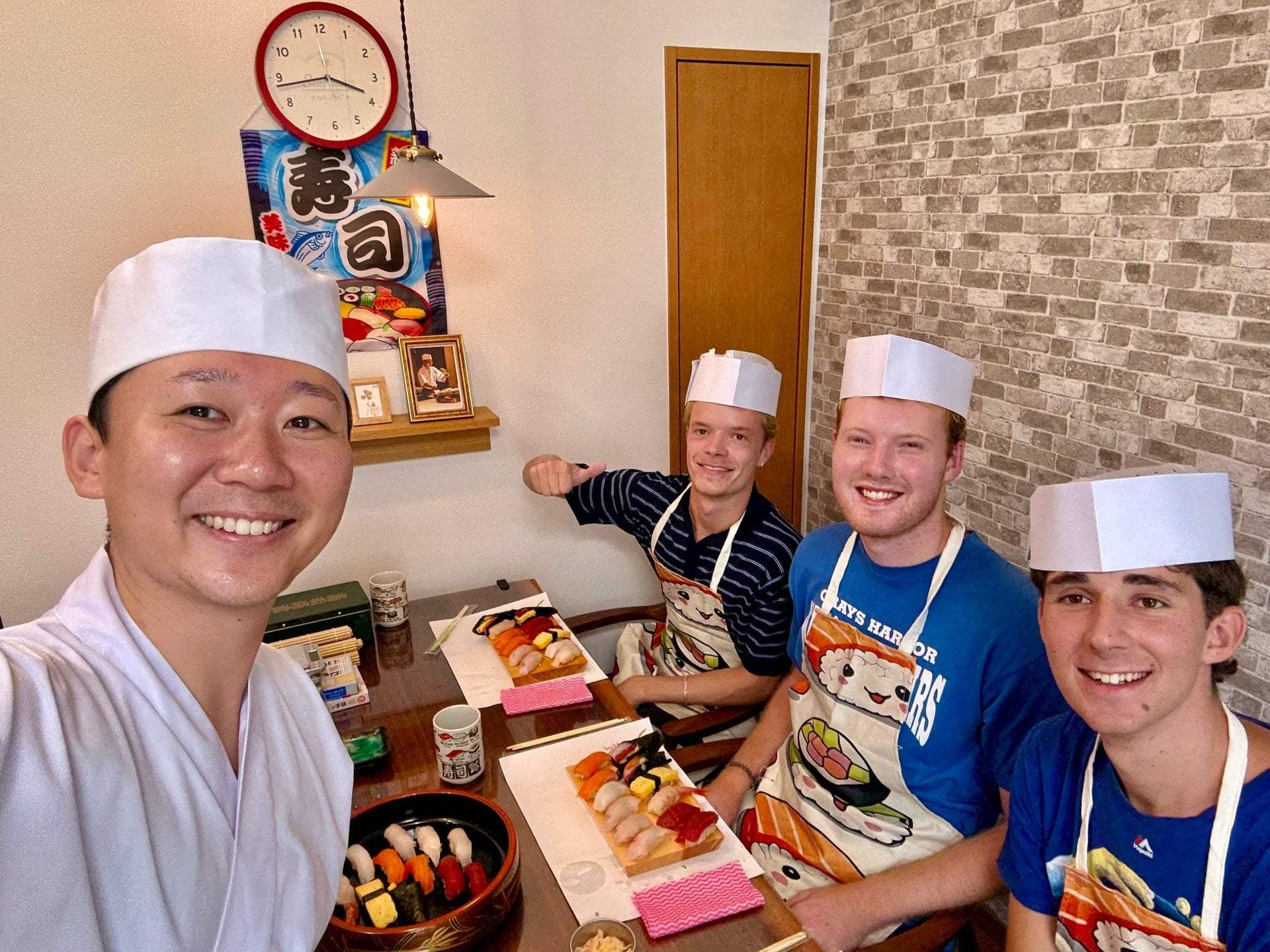 Sushi con un maestro en grupo reducido - Imagen 3
