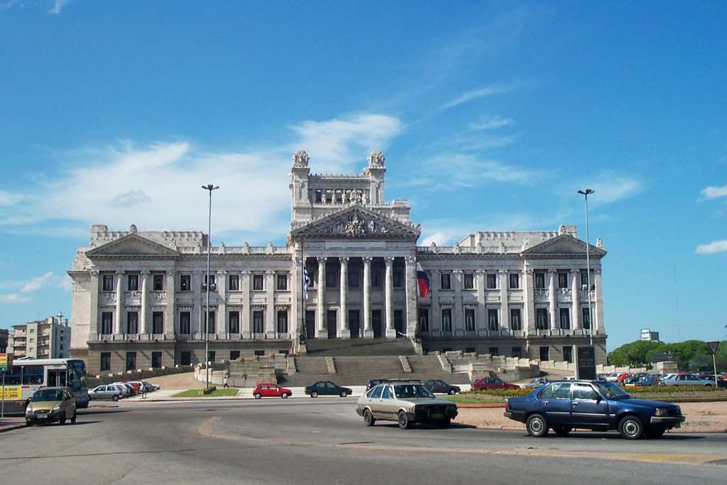 Transfer de Colonia a Montevideo - Imagen 4