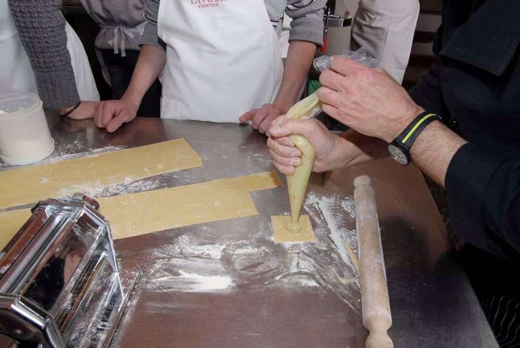 Clase de pasta artesanal y postres típicos - Imagen 2