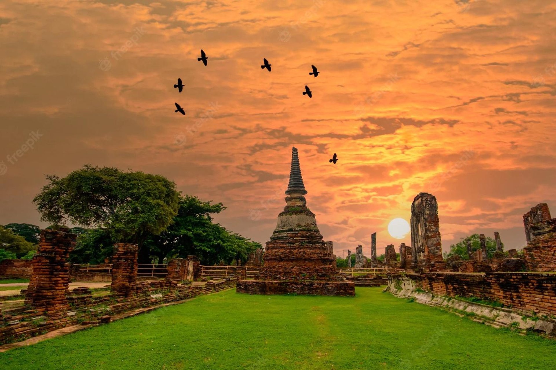 Noche de Ayutthaya en bicicleta - Imagen 1