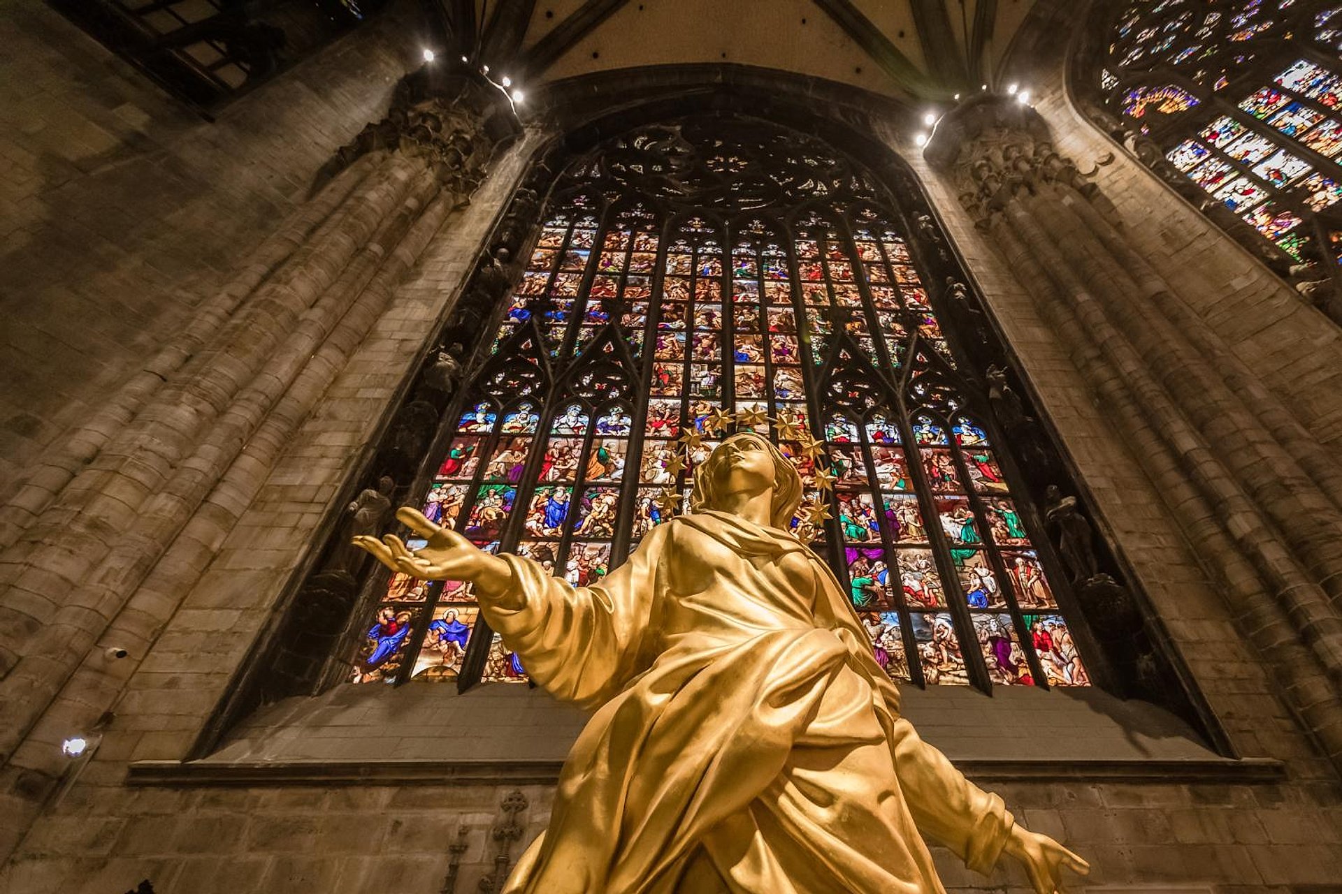Duomo de Milán sin filas, en español - Imagen 1