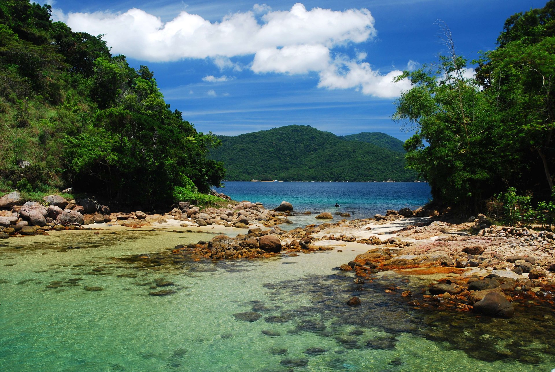 Costa norte de Ilha Grande en lancha rápida - Imagen 1