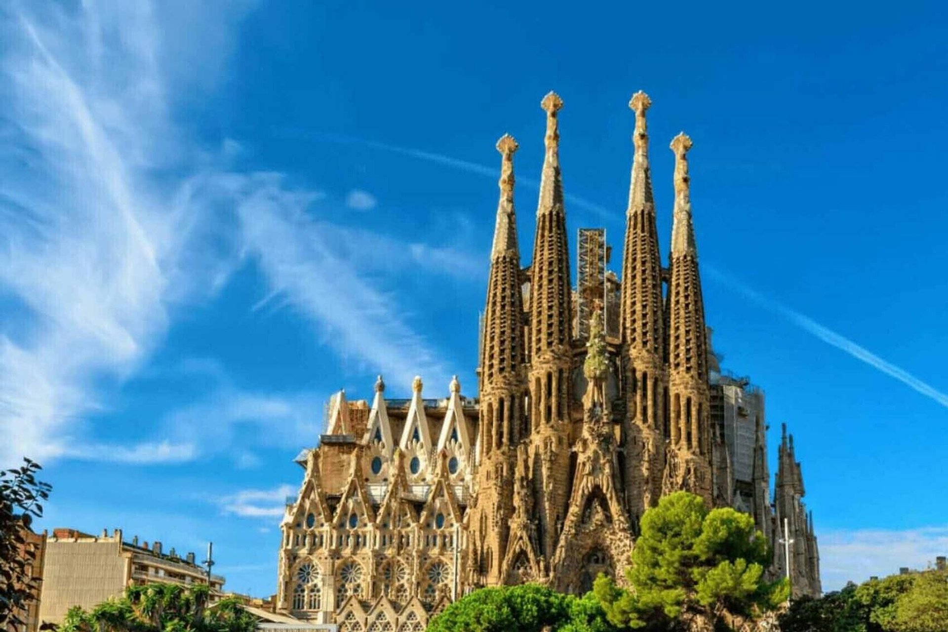 Visita imperdible a Sagrada Familia - Imagen 1