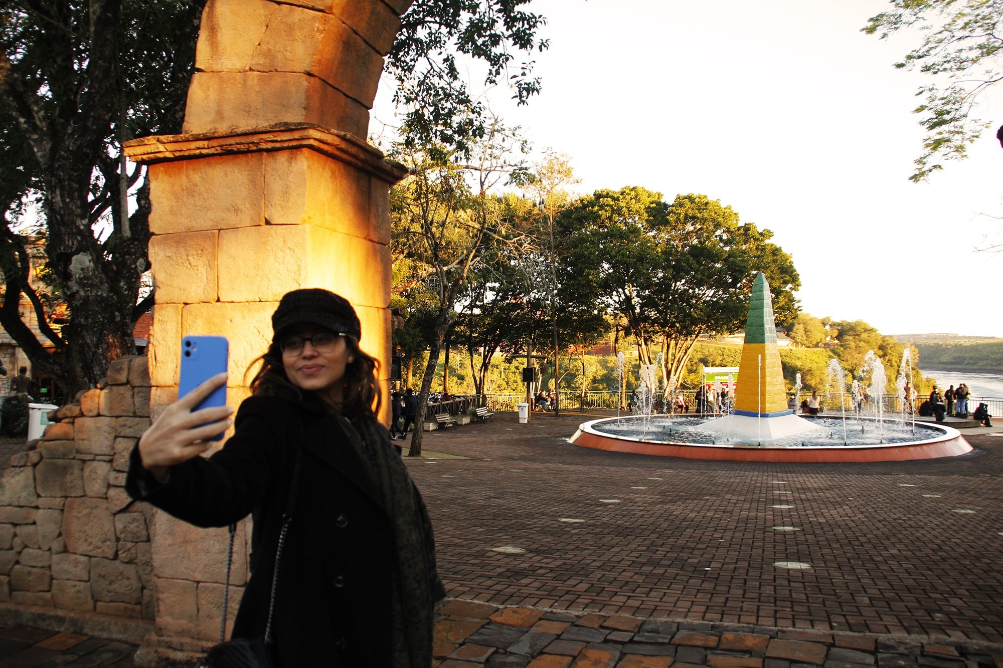 Atardecer en el Monumento Tres Fronteras - Imagen 1
