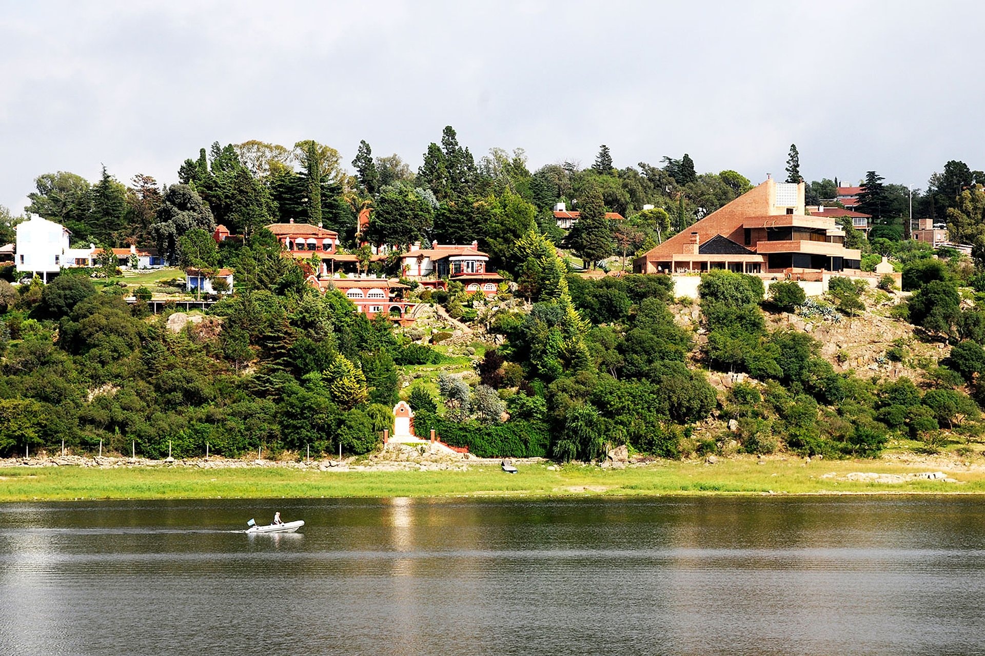 Villa Carlos Paz en español - Imagen 1