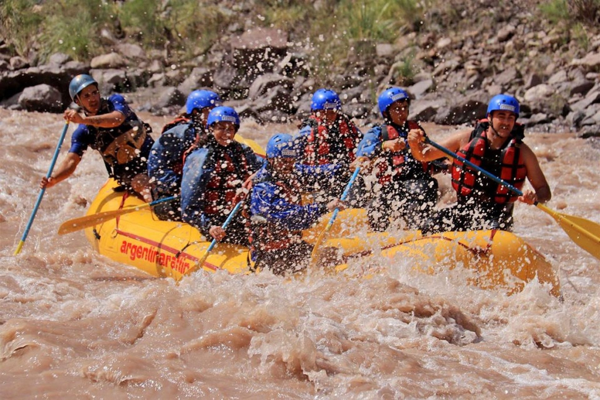 Potrerillos: rafting, canopy o trekking - Imagen 1