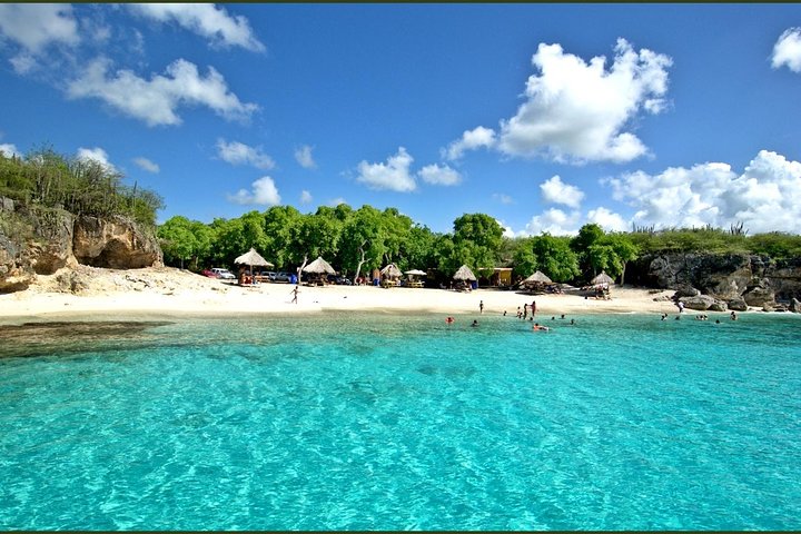 Playa de Curazao y cuevas de Hato - Imagen 1