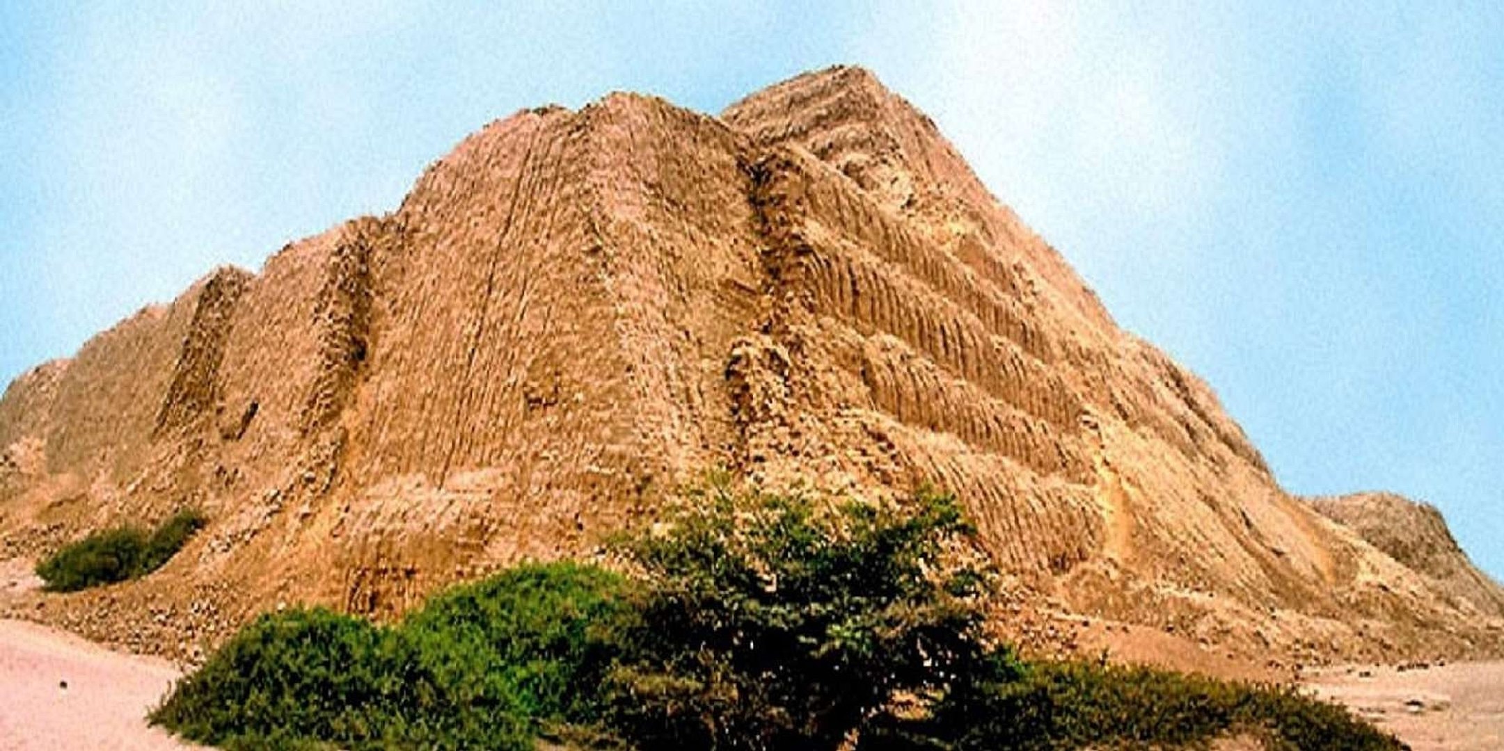 Pirámides de Túcume y bosque de Pómac - Imagen 1