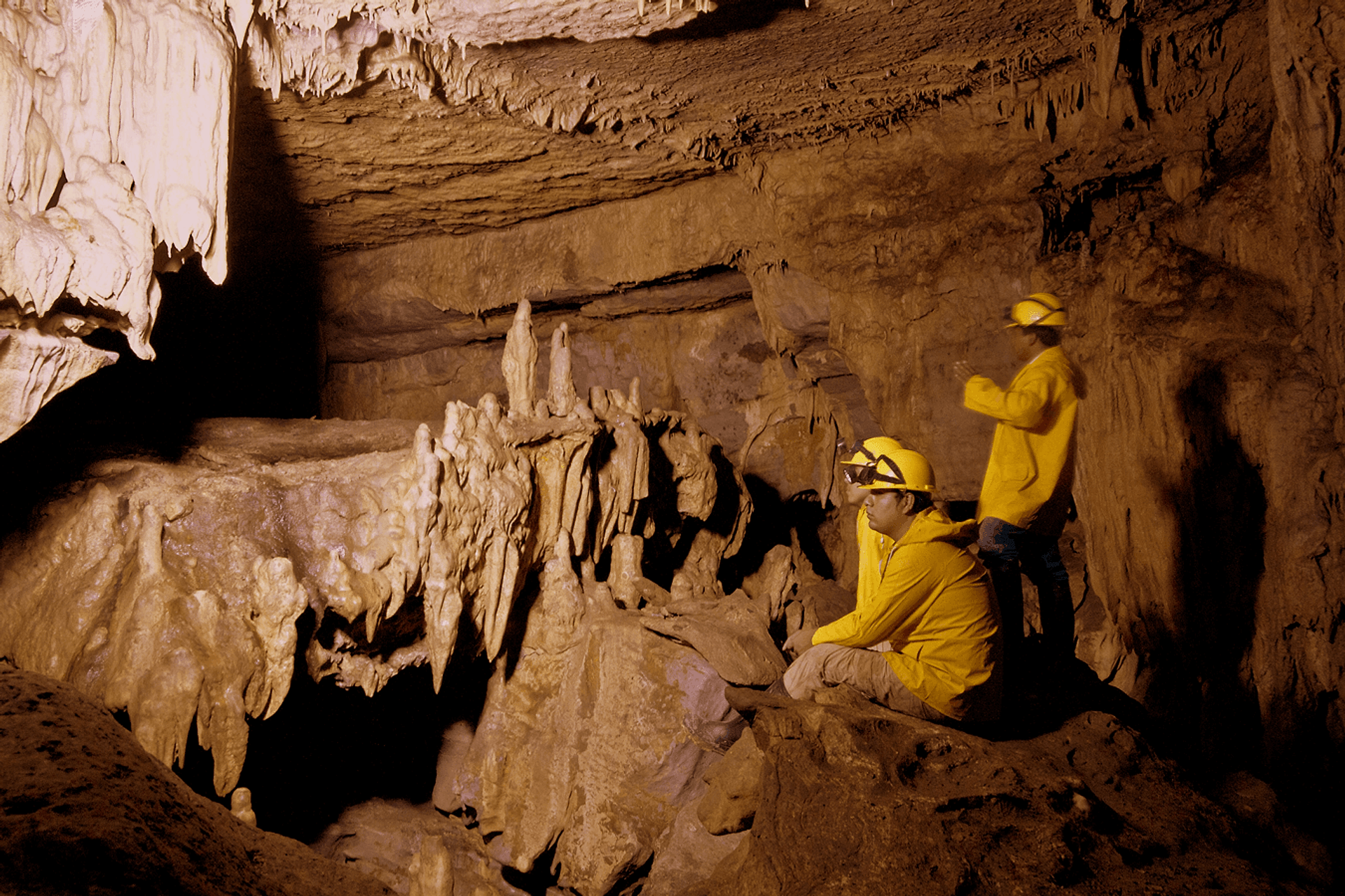 Explorando la cueva de Palestina - Imagen 1