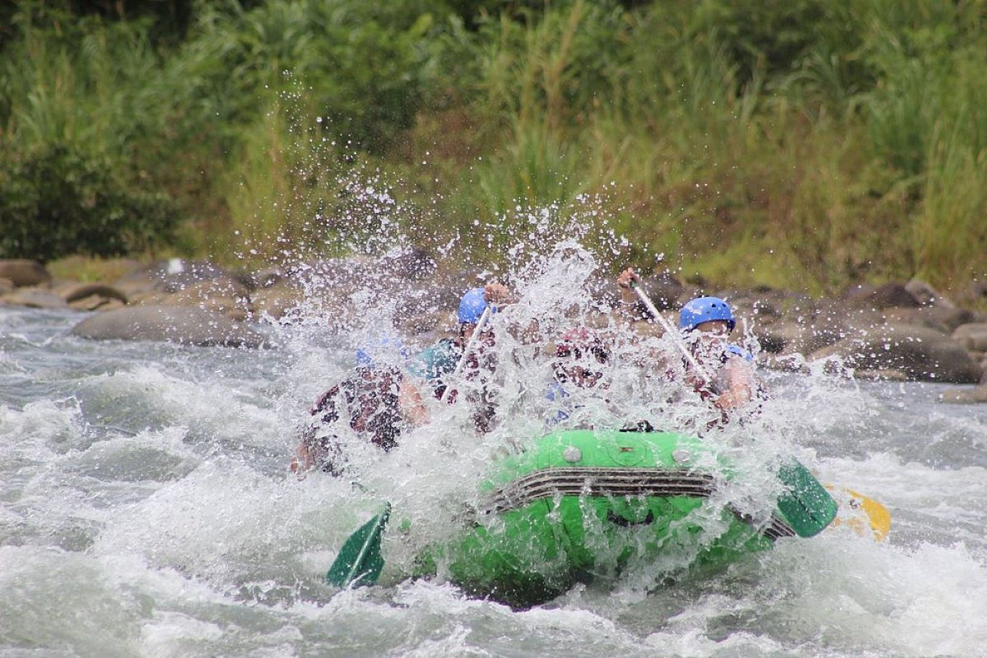 Rafting clase 2-3 desde Sarapiquí - Imagen 1