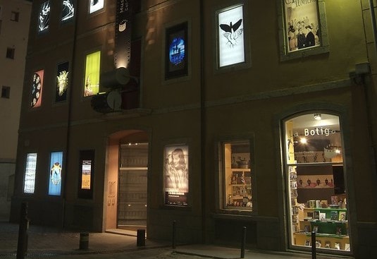 Entrada al Museo del Cine de Girona - Imagen 1