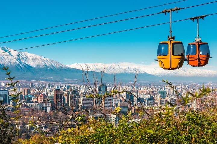 Santiago Skyline: San Cristóbal y teleférico - Imagen 1