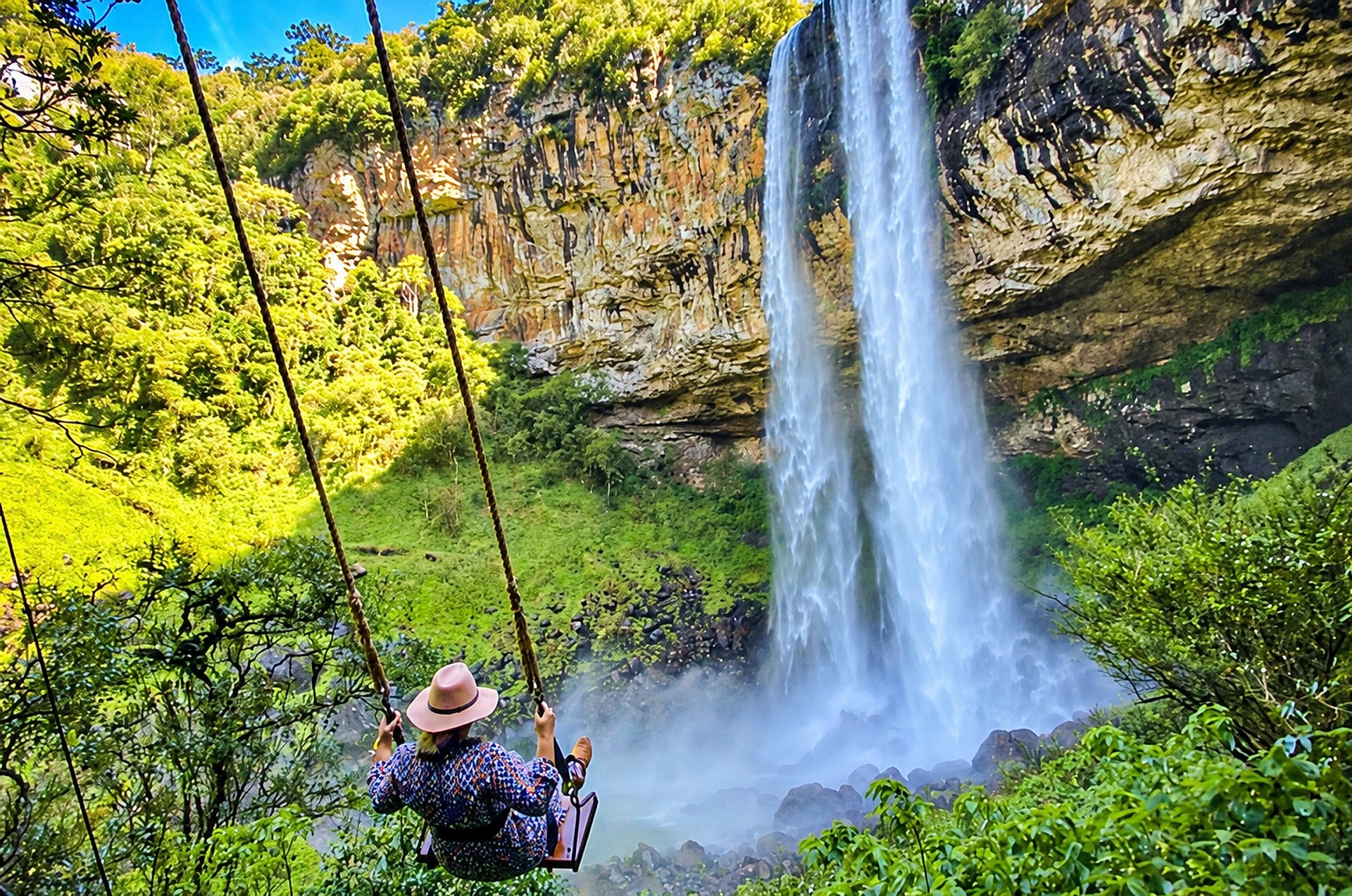 Pie de la cascada Caracol con almuerzo - Imagen 1