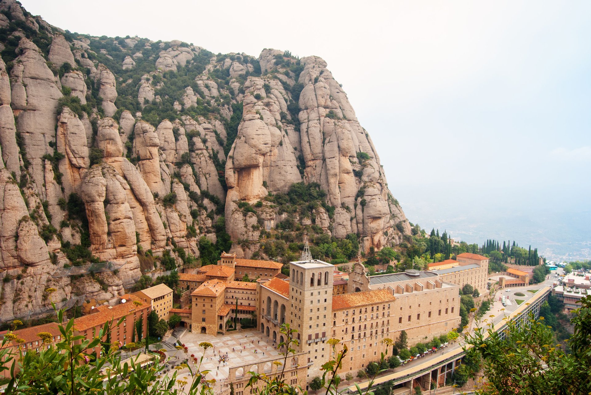 Monasterio de Montserrat desde Barcelona - Imagen 1