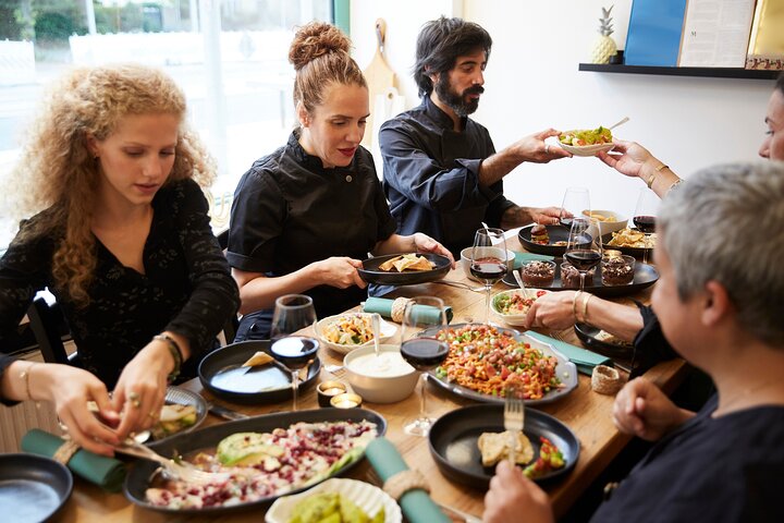 Cocinando juntos: clase para familias - Imagen 1