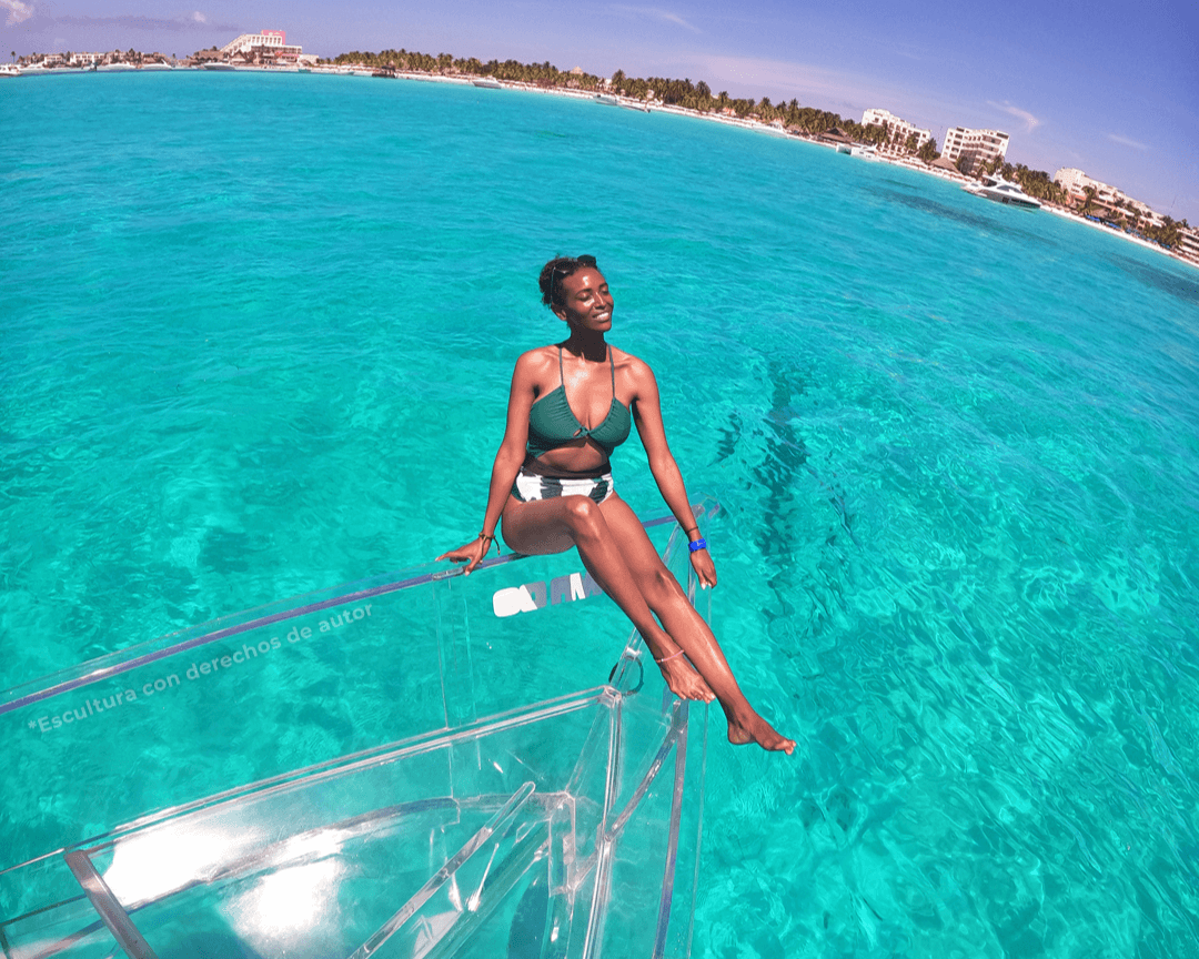 Barco transparente en Isla Mujeres - Imagen 1
