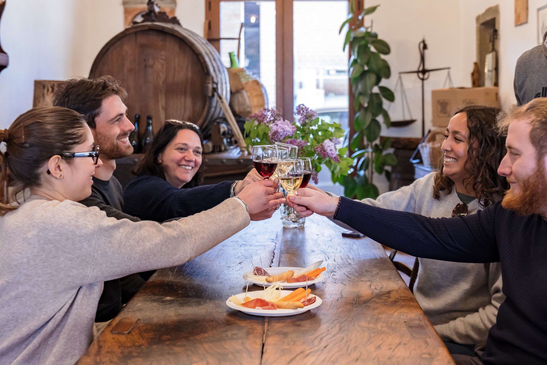 Gourmet y almuerzo ligero en un viñedo - Imagen 1