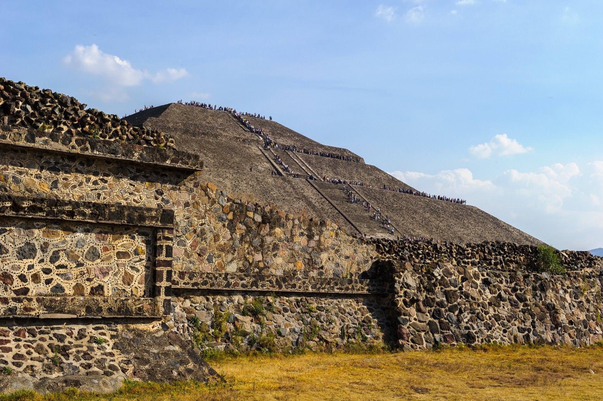Tour a Teotihuacán y Basílica de Guadalupe - Imagen 1